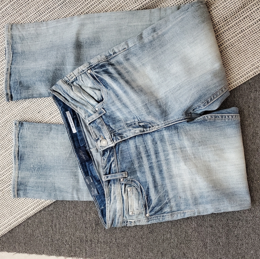 NWT Buckle Daytrip Highrise Curvy fit Mila bootcut